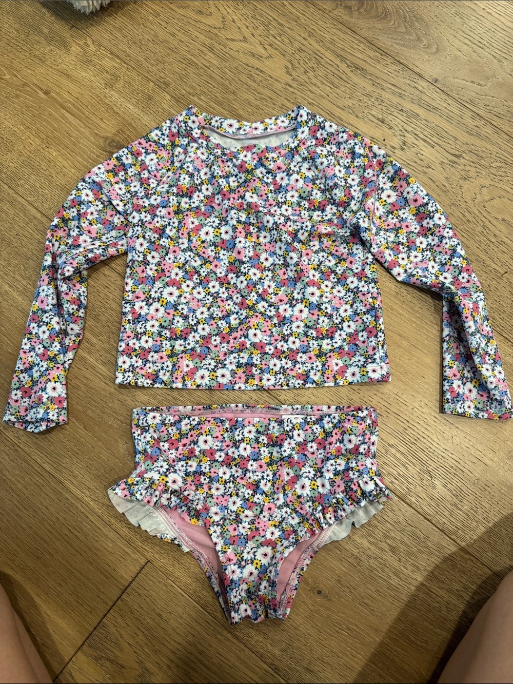 GAP Kids Floral Pink White Blue Yellow Rash Guard Set